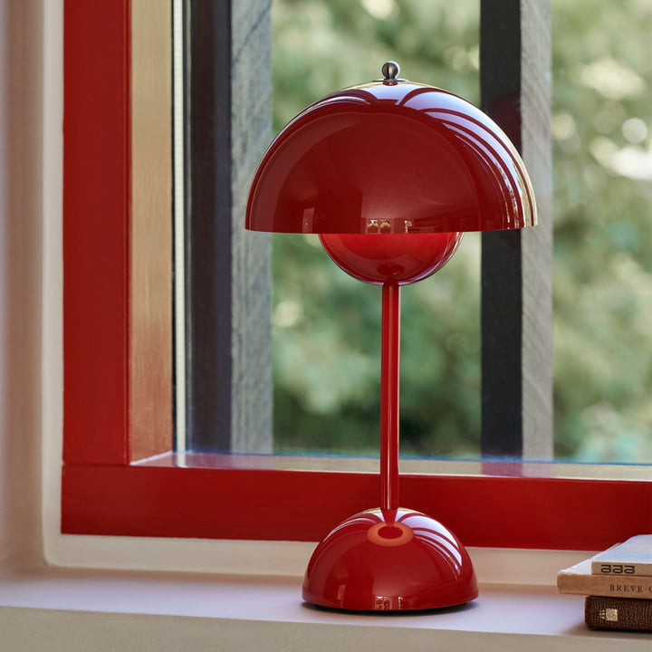 LunaGlow - Cordless LED table lamp with unique retro umbrella design